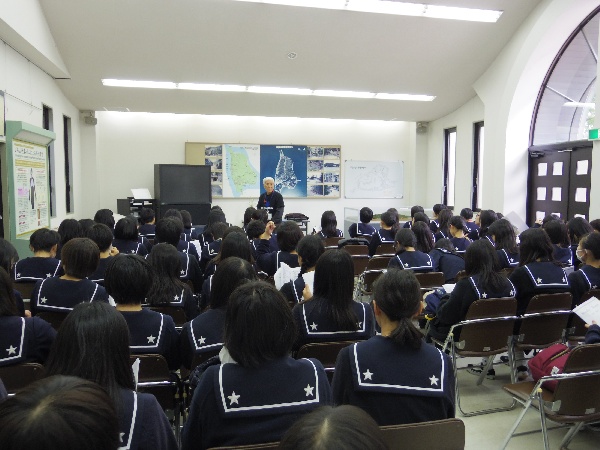 写真①山内さんによる講演